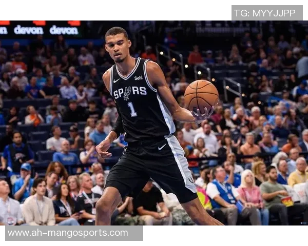 2014年NBA季后赛马刺与雷霆第三场激战回顾与精彩瞬间分析